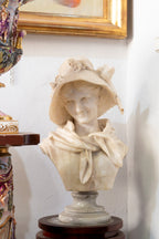 Busto Femenino Tallado en Mármol Francés S.XX