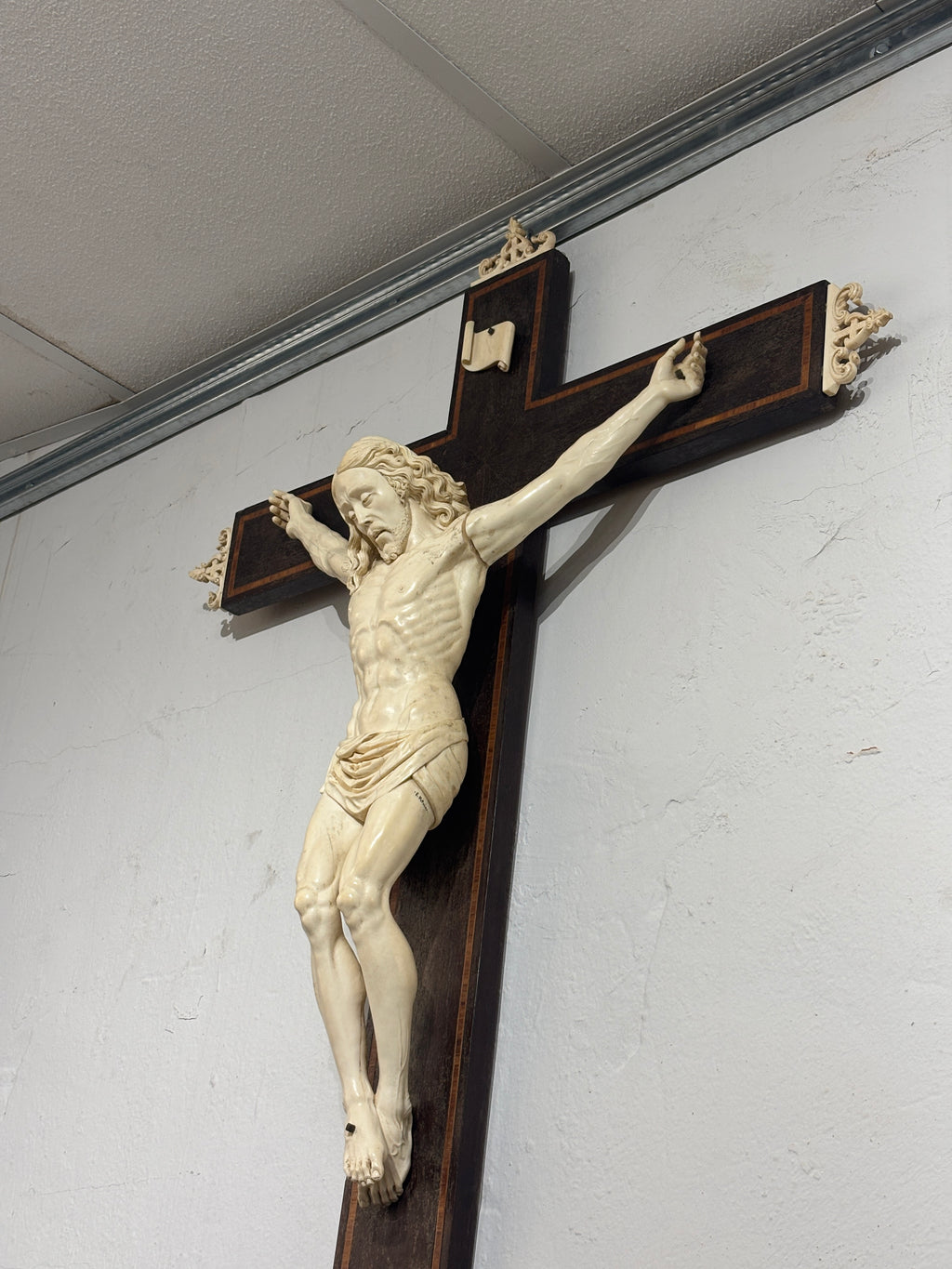 Cristo Crucificado en Marfil Italiano – S.XIX