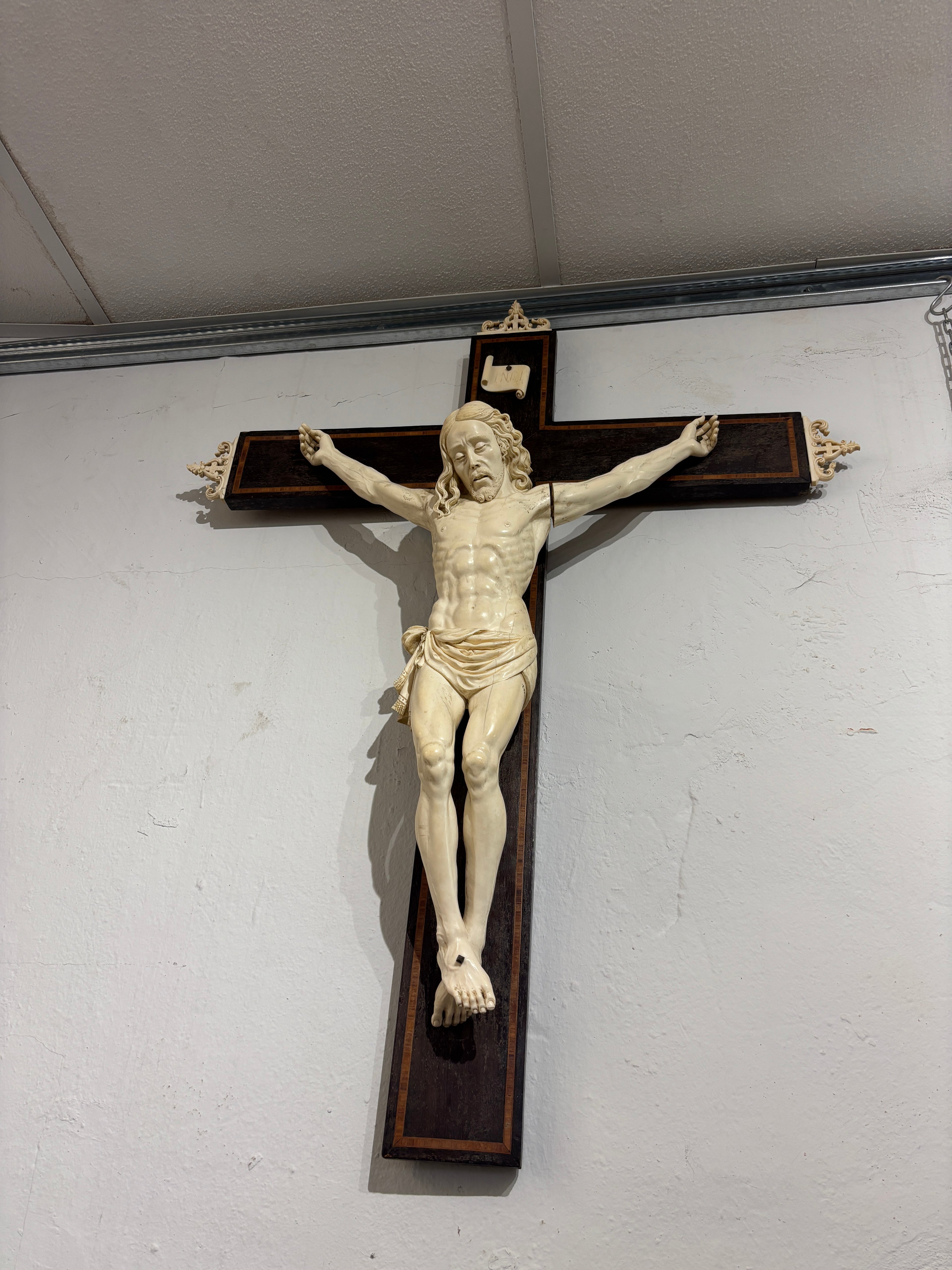 Cristo Crucificado en Marfil Italiano – S.XIX