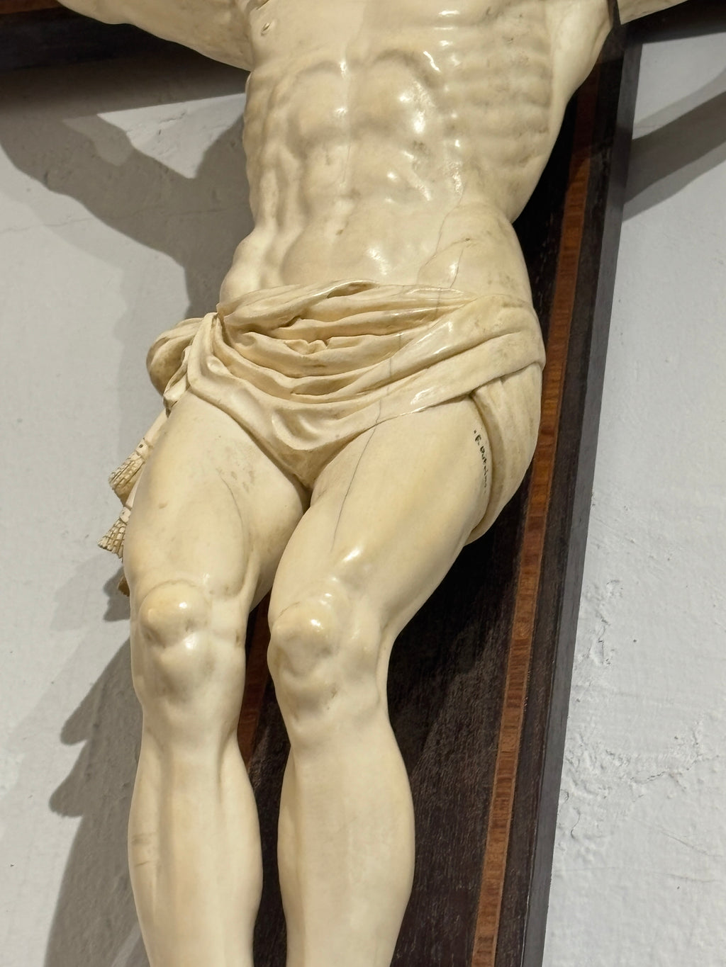 Cristo Crucificado en Marfil Italiano – S.XIX
