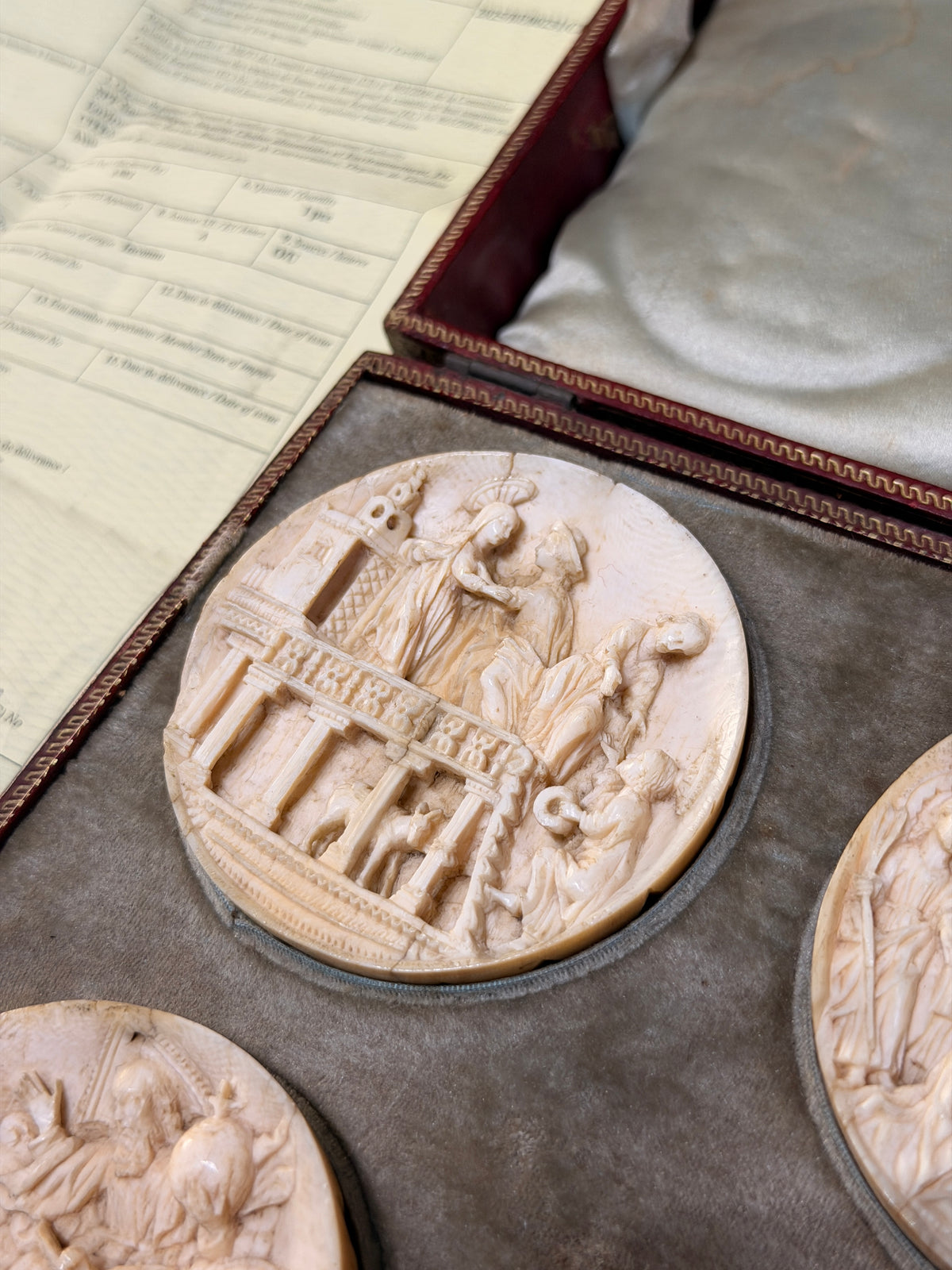 Conjunto de cuatro relieves de marfil del S.XVIII – Escuela Colonial de Quito